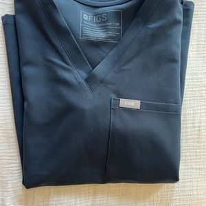 Figs Quiet Navy Catarina top and Zamora joggers